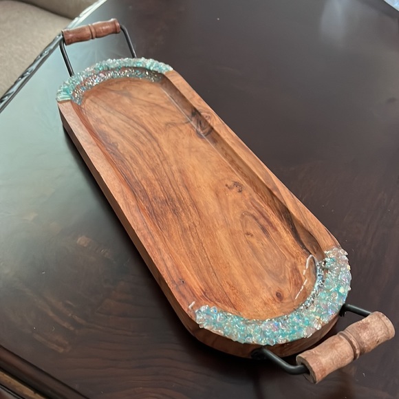 18” hand made resin work wooden tray - Picture 2 of 4